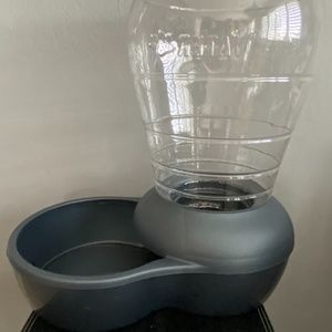 Pet water dispenser